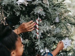 Weihnachtsbaum schmücken