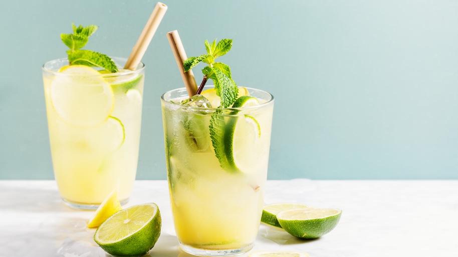 freshmade-cocktail-with-lime-and-mint-2021-08-28-19-13-31-utc