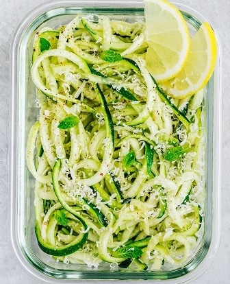 Zucchininudeln mit Pesto Meal Prep