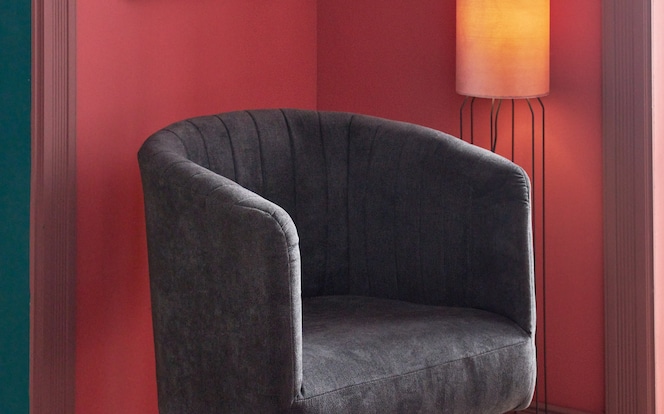 Wohnstil coral Wohnzimmer - Sessel & Stehlampen