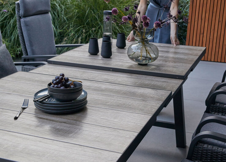 Garden FLAIR Gartentisch LENA A 200-260 x 100 cm anthrazit /Holzoptik braun