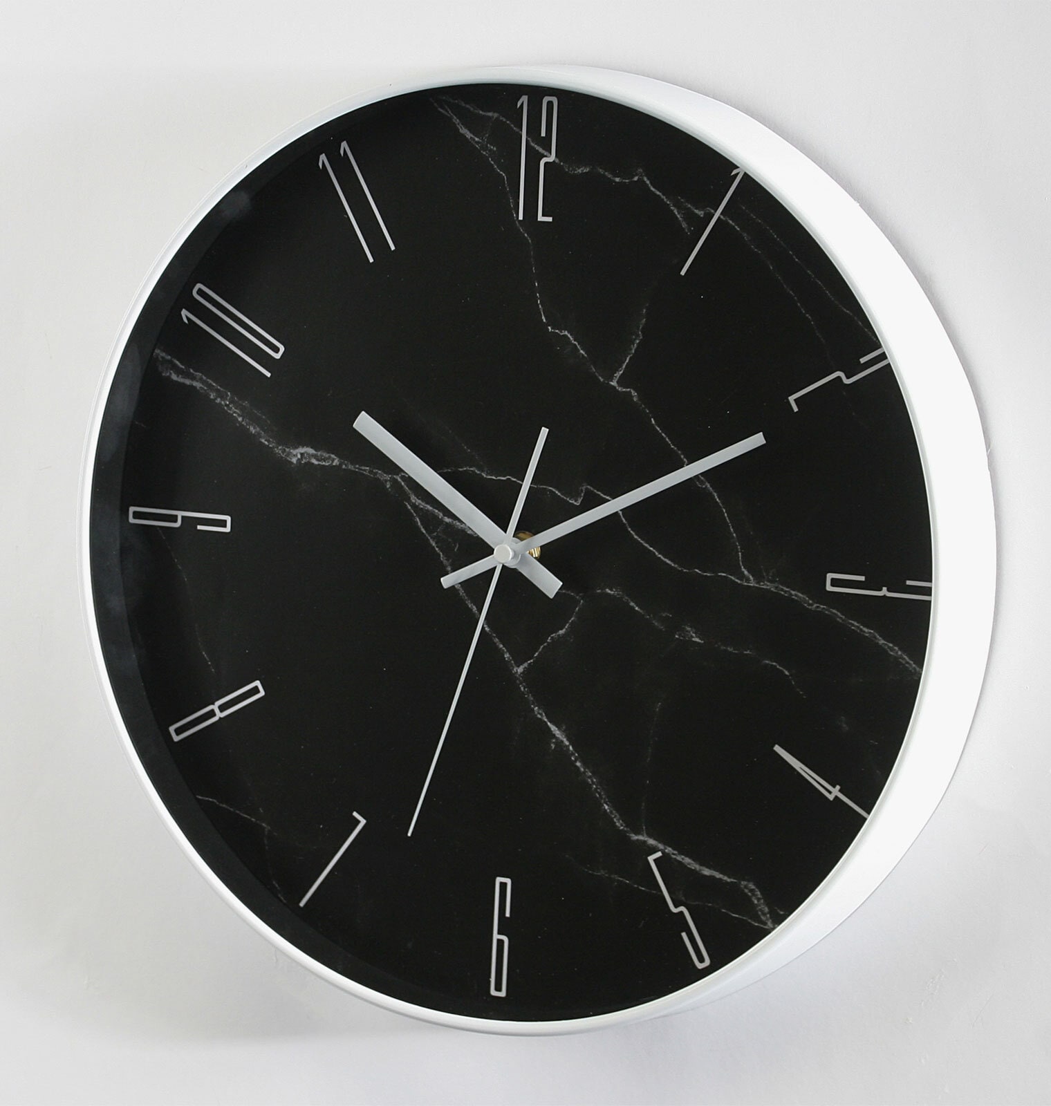 Wanduhr 34 cm schwarz/ weiß 