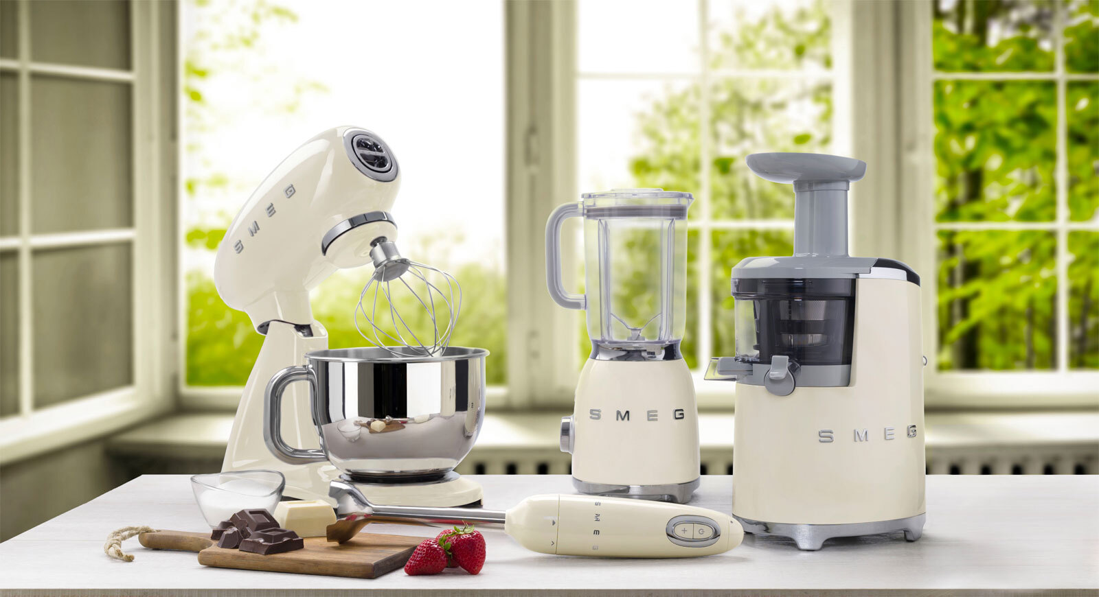 SMEG Küchenmaschine Full-Color Creme/ silberfarbig