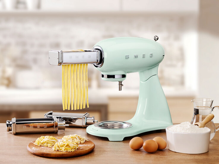 SMEG Küchenmaschine Full-Color Pastellgrün/ silberfarbig
