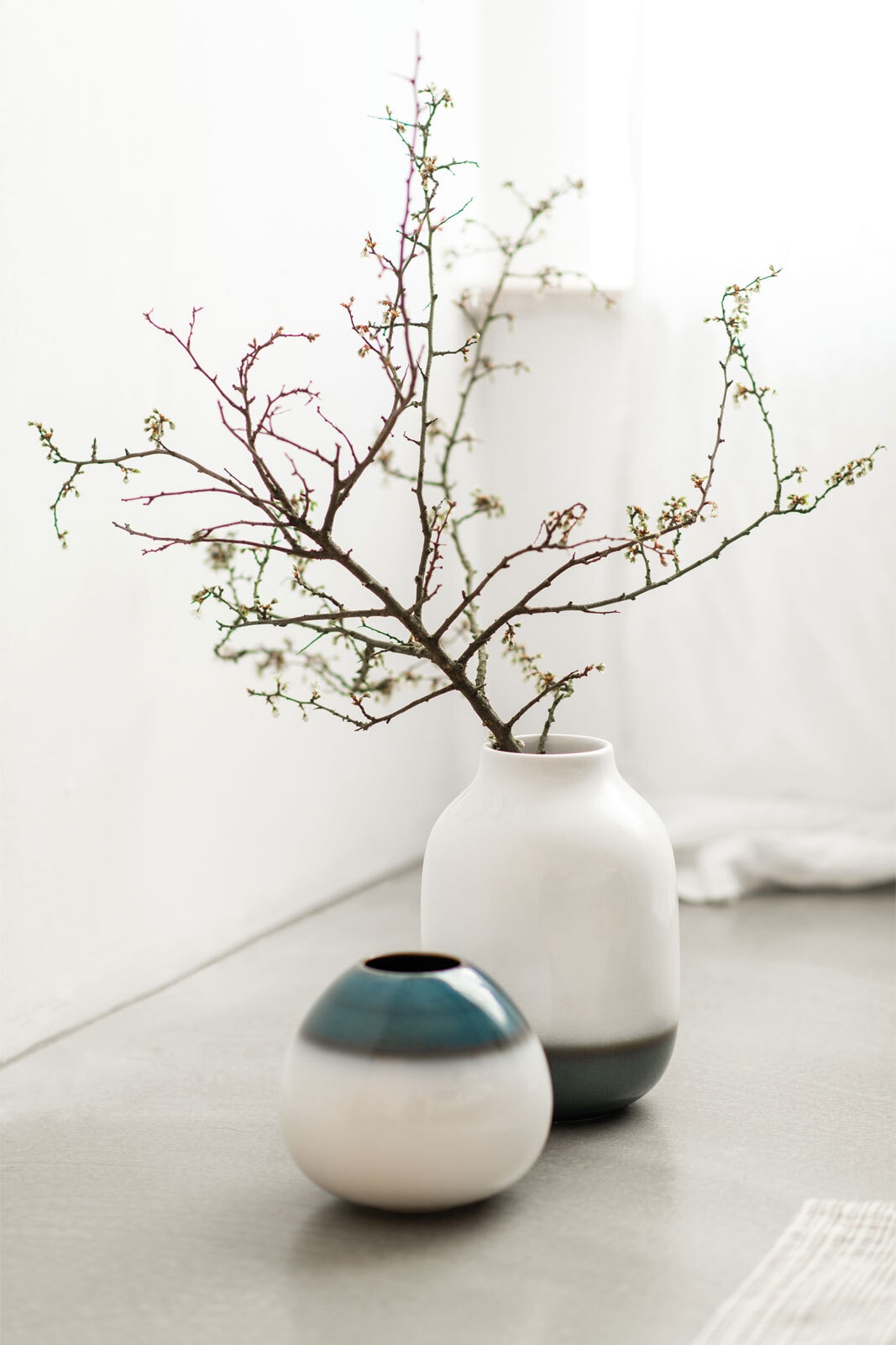 like. Vase LAVE HOME - Drop 13 cm blau/ weiß