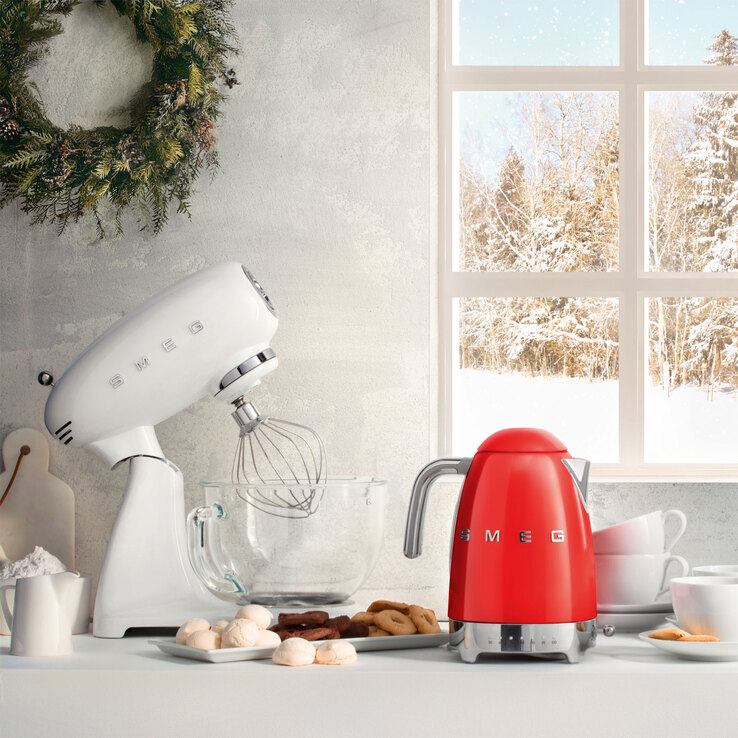 SMEG Wasserkocher 1700 ml variable Temperatursteuerung rot