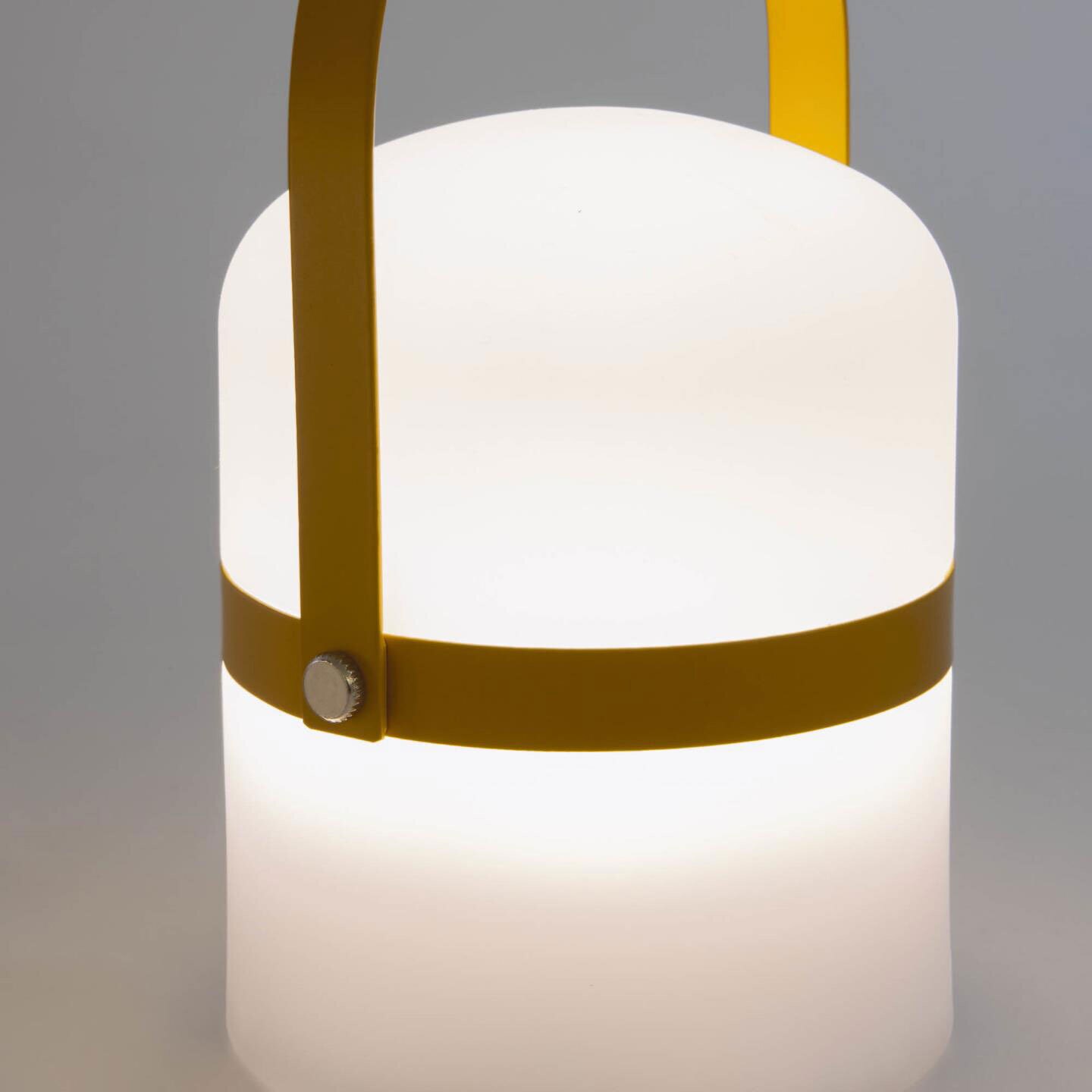 Kave Home Akku LED Tischlampe RIDLEY 16 cm senfgelb
