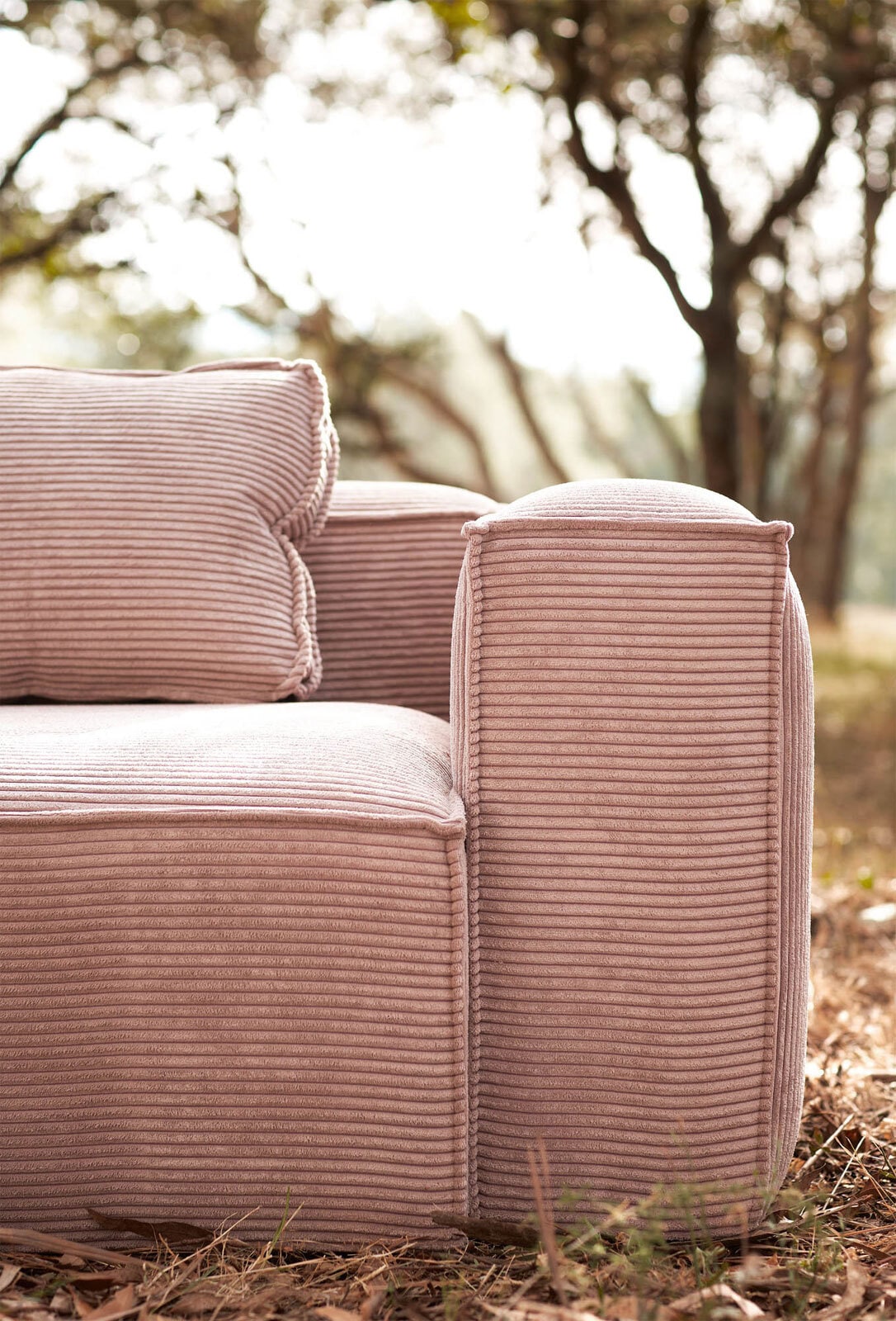 Kave Home Sofa 2-Sitzer BLOK Cord rosa