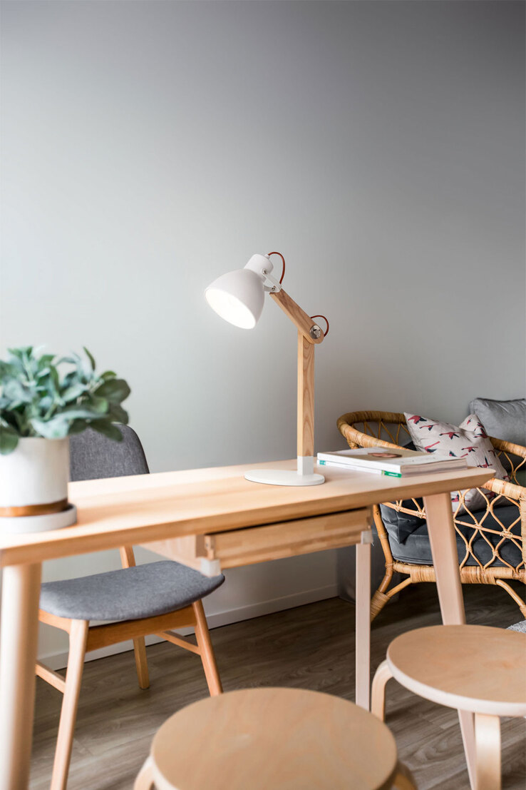 FABAS LUCE Retrofit Schreibtischlampe SVEVA Esche