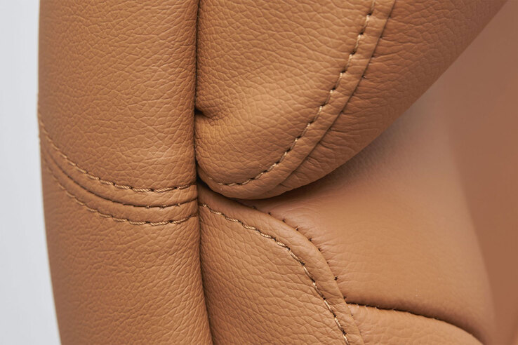 Chefsessel mit Armlehnen Silberfarbig/ Caramel Leder