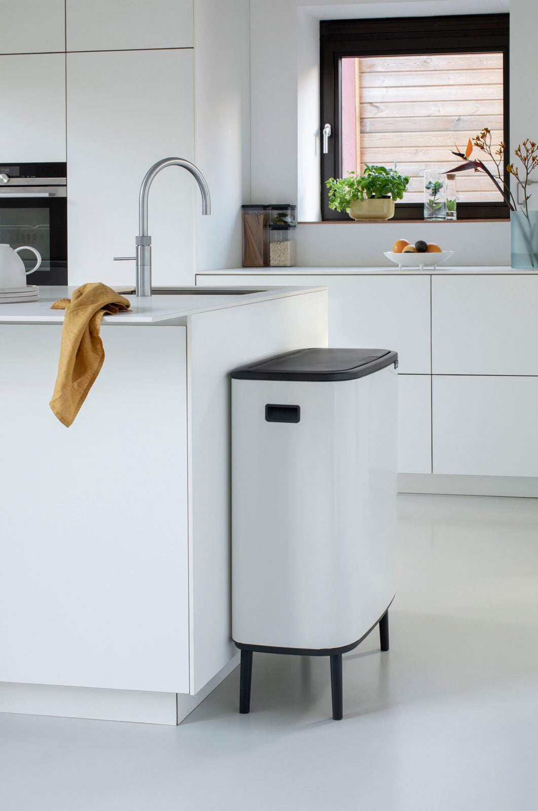 brabantia Mülleimer BO TOUCH BIN HI 60 Liter white