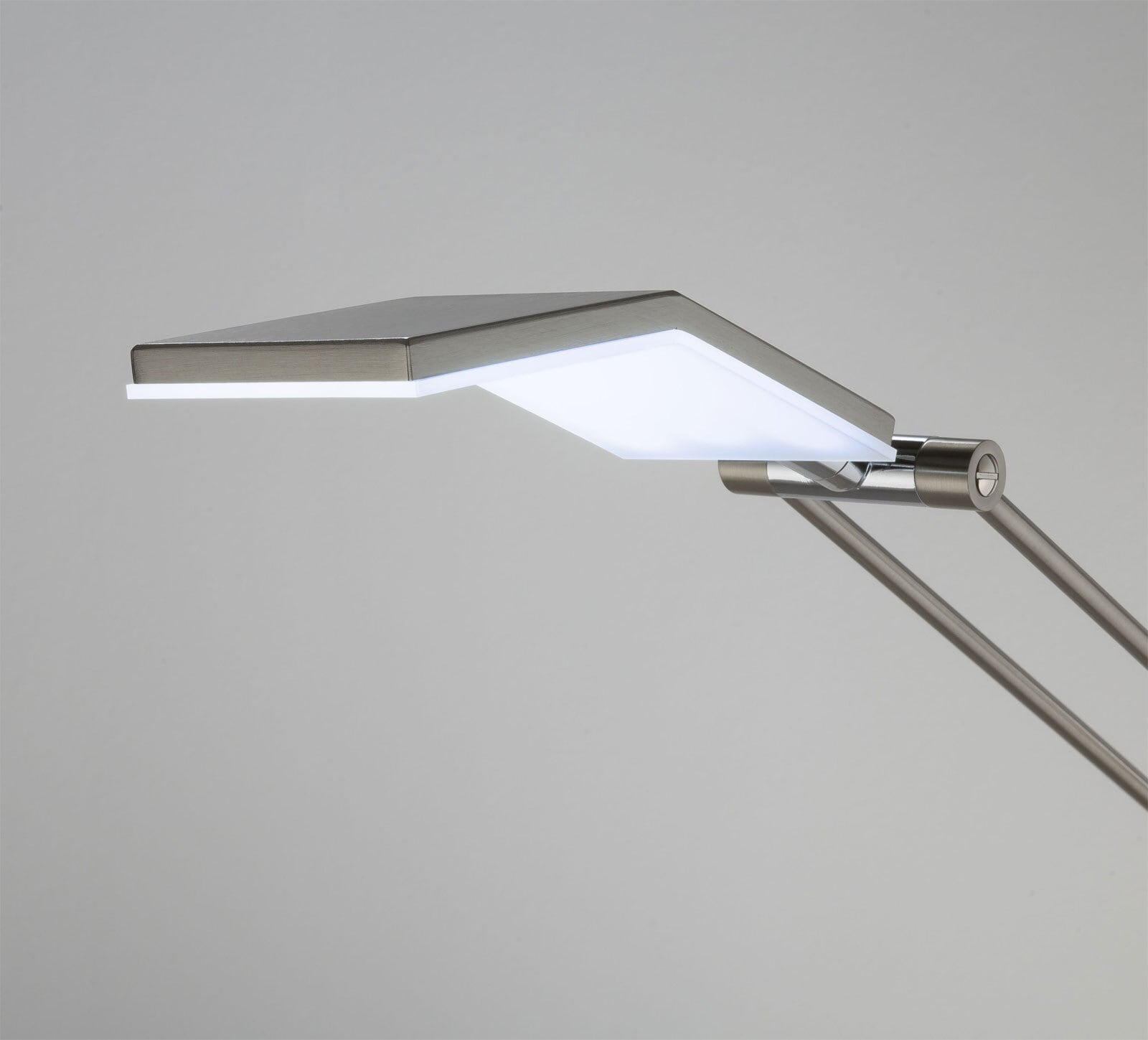 casaNOVA LED Stehlampe KINK nickelfarbig