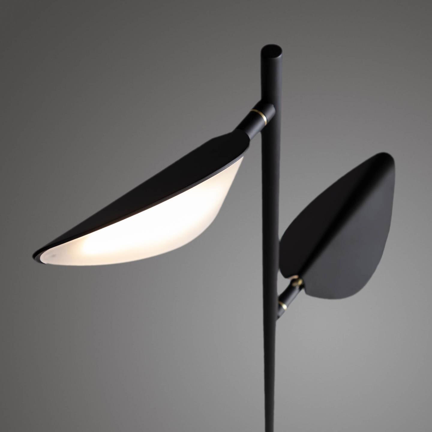 Kave Home LED Stehlampe VELEIRA 150 cm schwarz