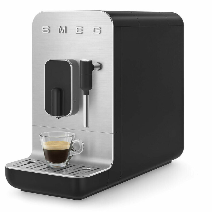 SMEG Kaffeevollautomat schwarz/ silberfarbig