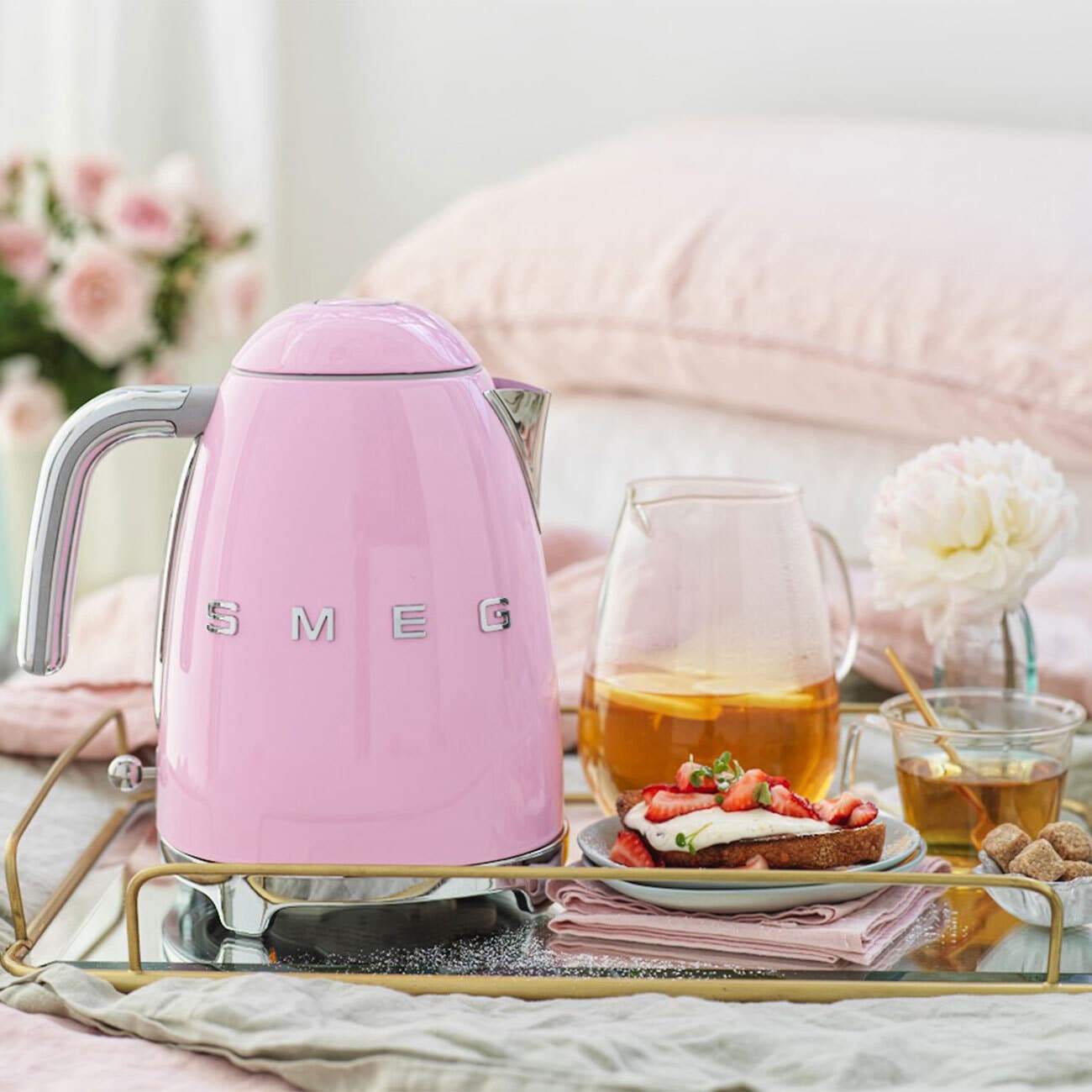 SMEG Wasserkocher 1700 ml Cadillac Pink