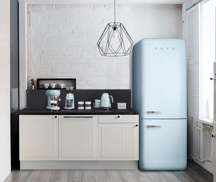 SMEG Wasserkocher 1700 ml variable Temperatursteuerung Pastellblau