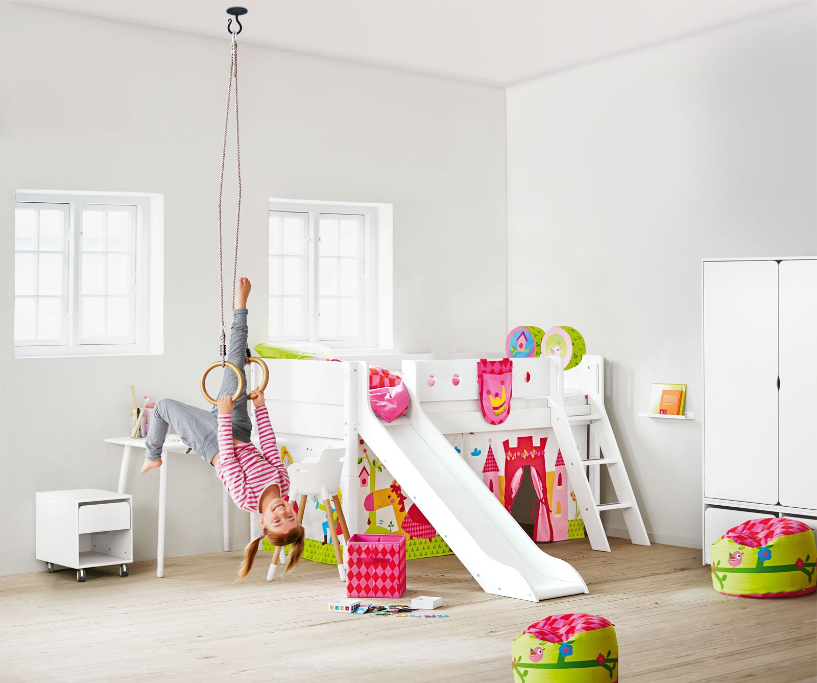 FLEXA Spielbett WHITE 210 x 120 x 250 cm in Weiß