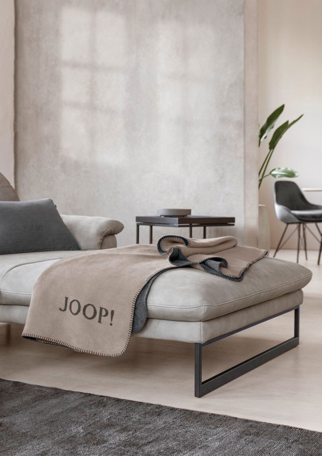 JOOP! Wohndecke UNI DOUBLEFACE 150 x 200 cm grau/braun