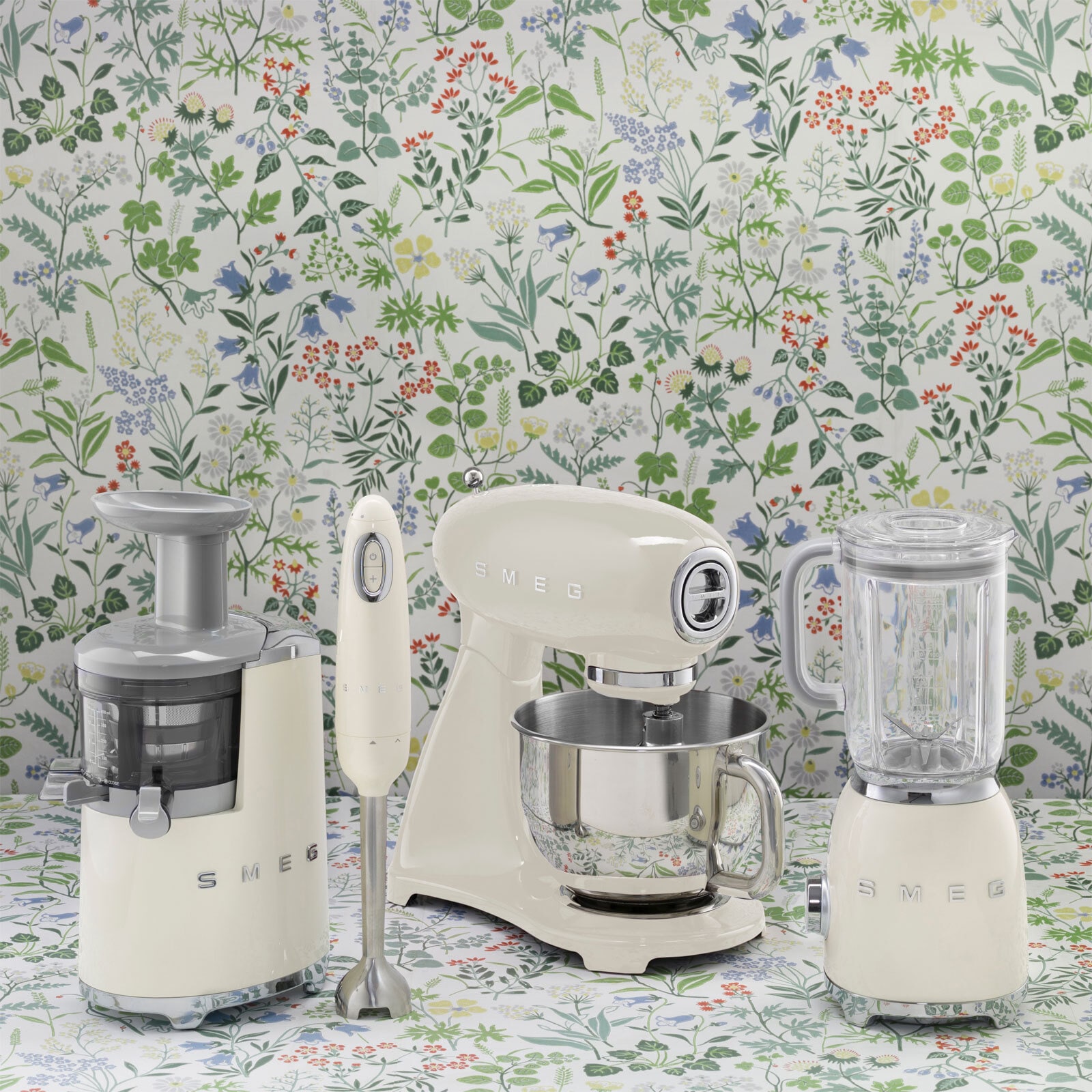 SMEG Küchenmaschine Full-Color Creme/ silberfarbig