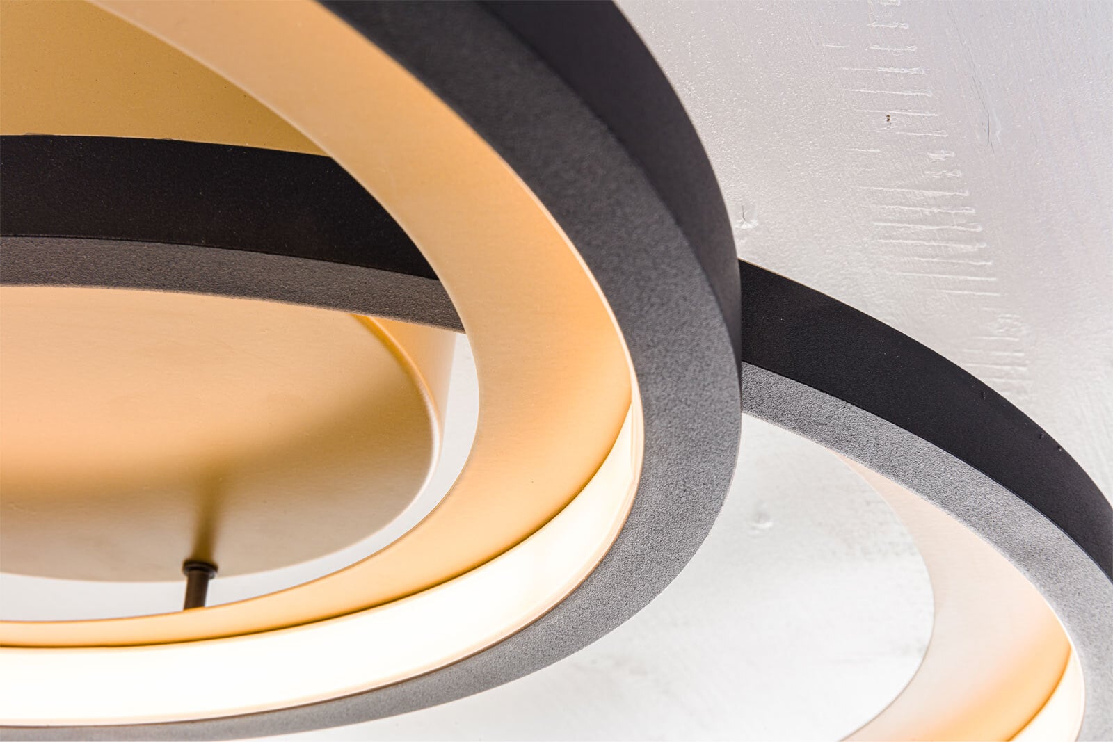 TRIO LED Deckenlampe GRANADA 59 x 43 cm schwarz/goldfarbig