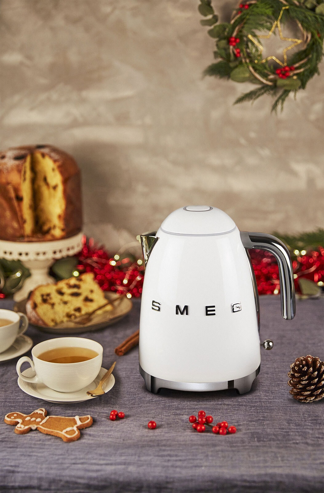 SMEG Wasserkocher 1700 ml weiß