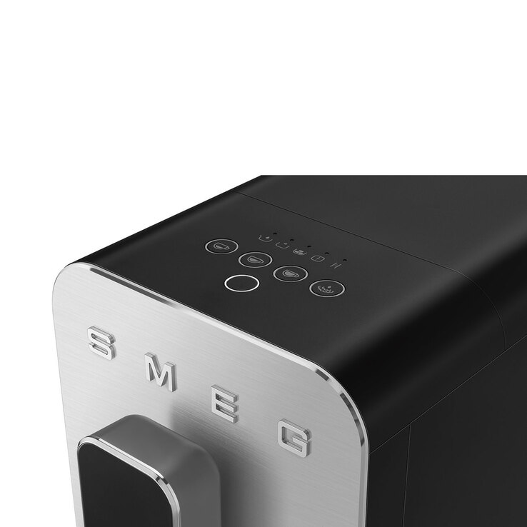 SMEG Kaffeevollautomat schwarz/ silberfarbig