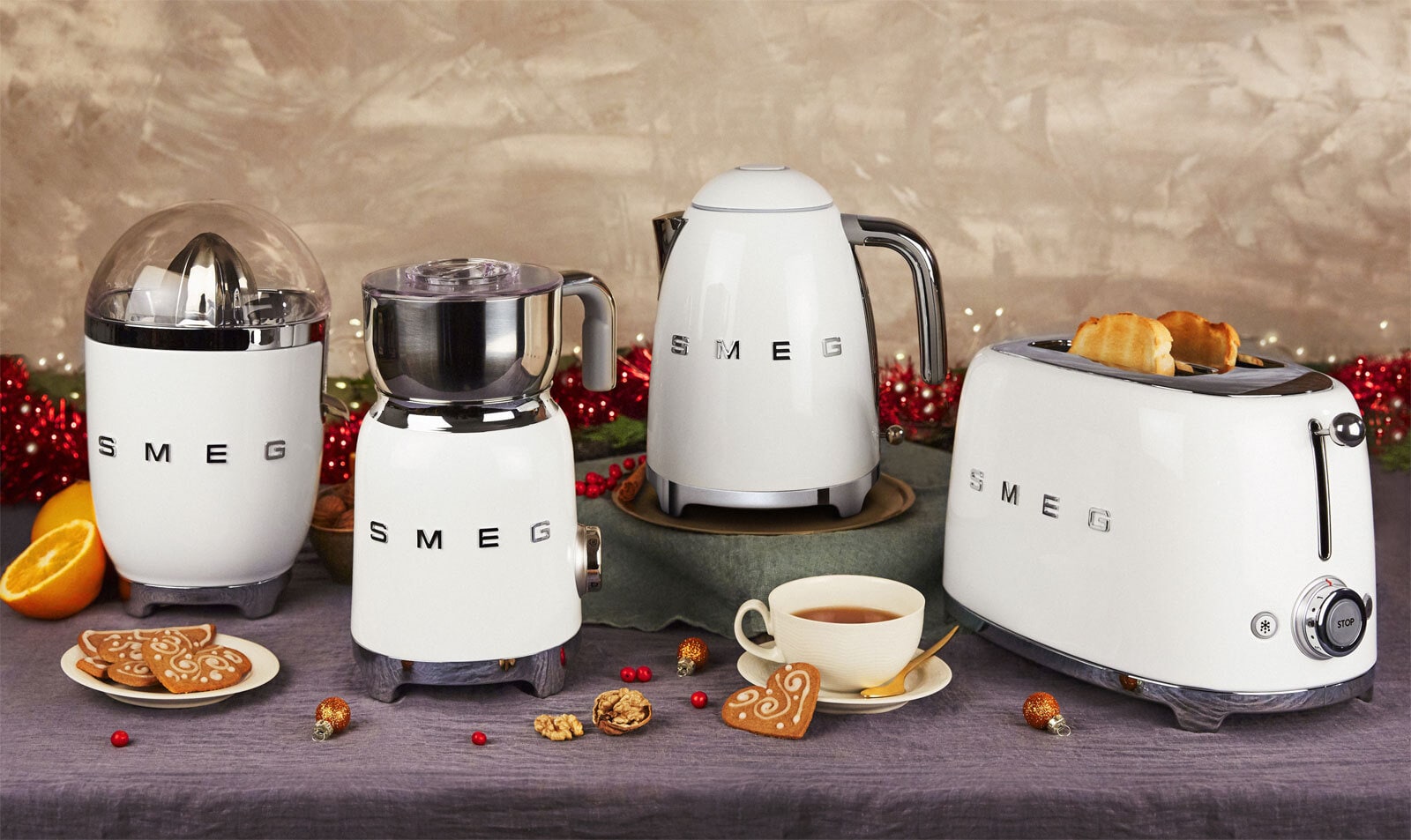 SMEG Wasserkocher 1700 ml weiß