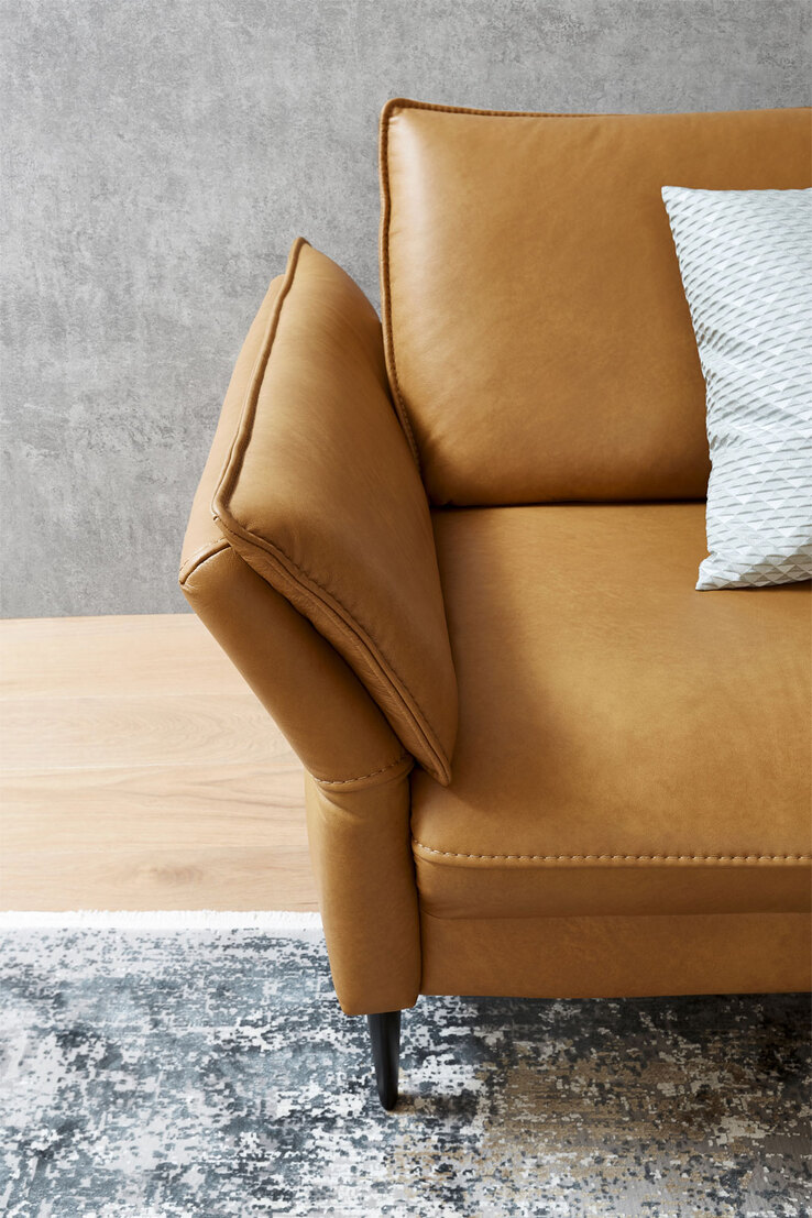 PURO Ledersofa 3-Sitzer STRASSBURG II Cloudy kurkuma